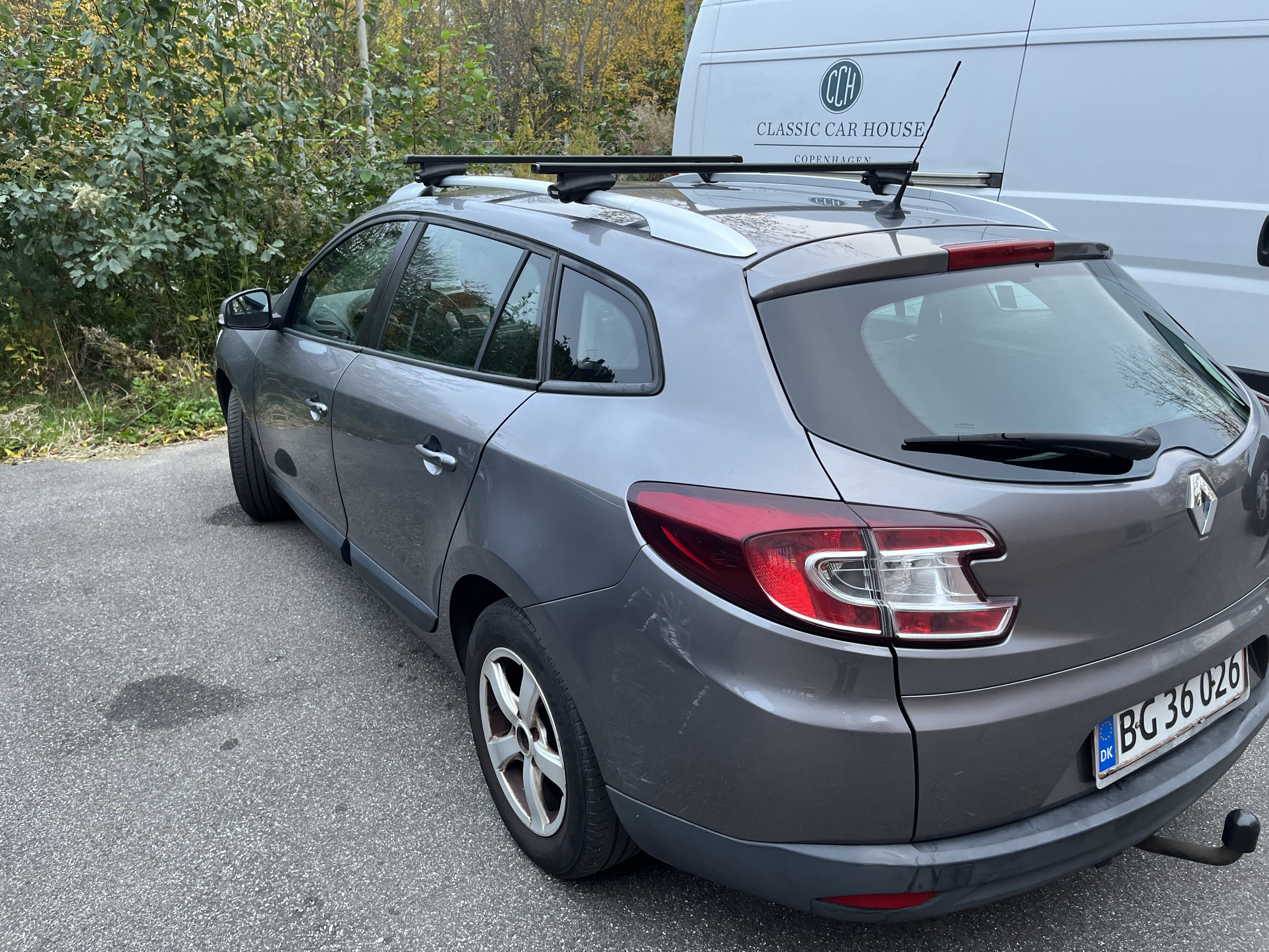 Grå Renault MEGANE SPORT TOURER fra 2010