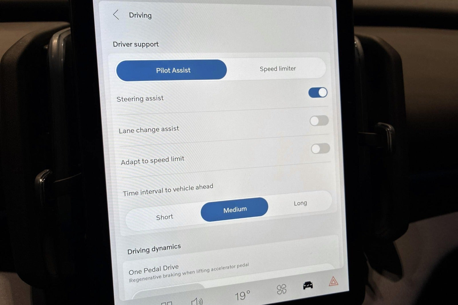 Grå Volvo EX30 fra 2024