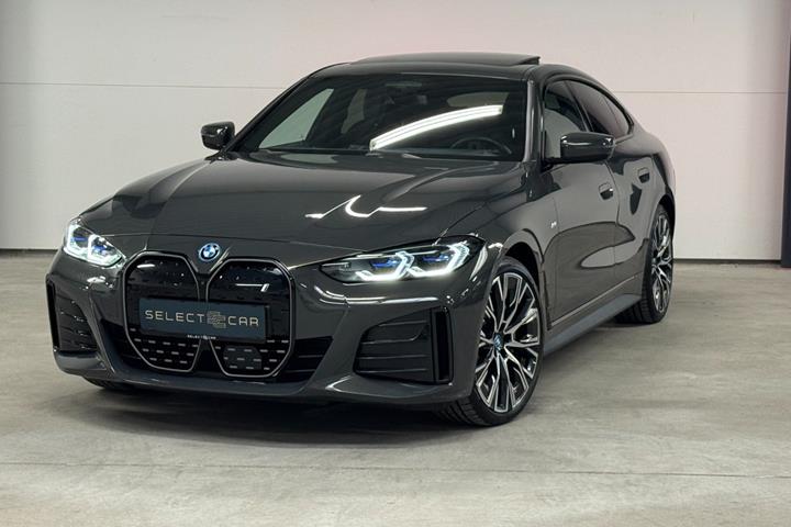 Grå BMW i4 fra 2024