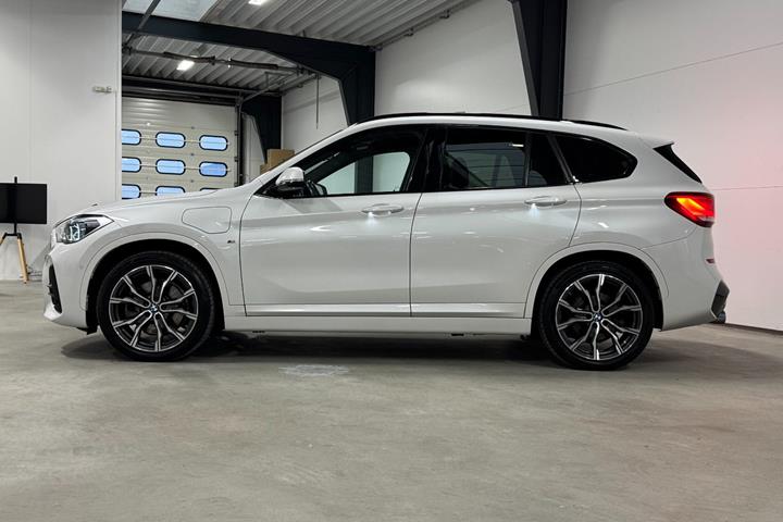 Hvid BMW X1 fra 2021