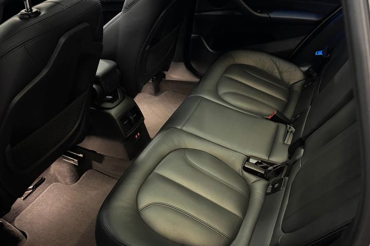 Hvid BMW X1 fra 2021