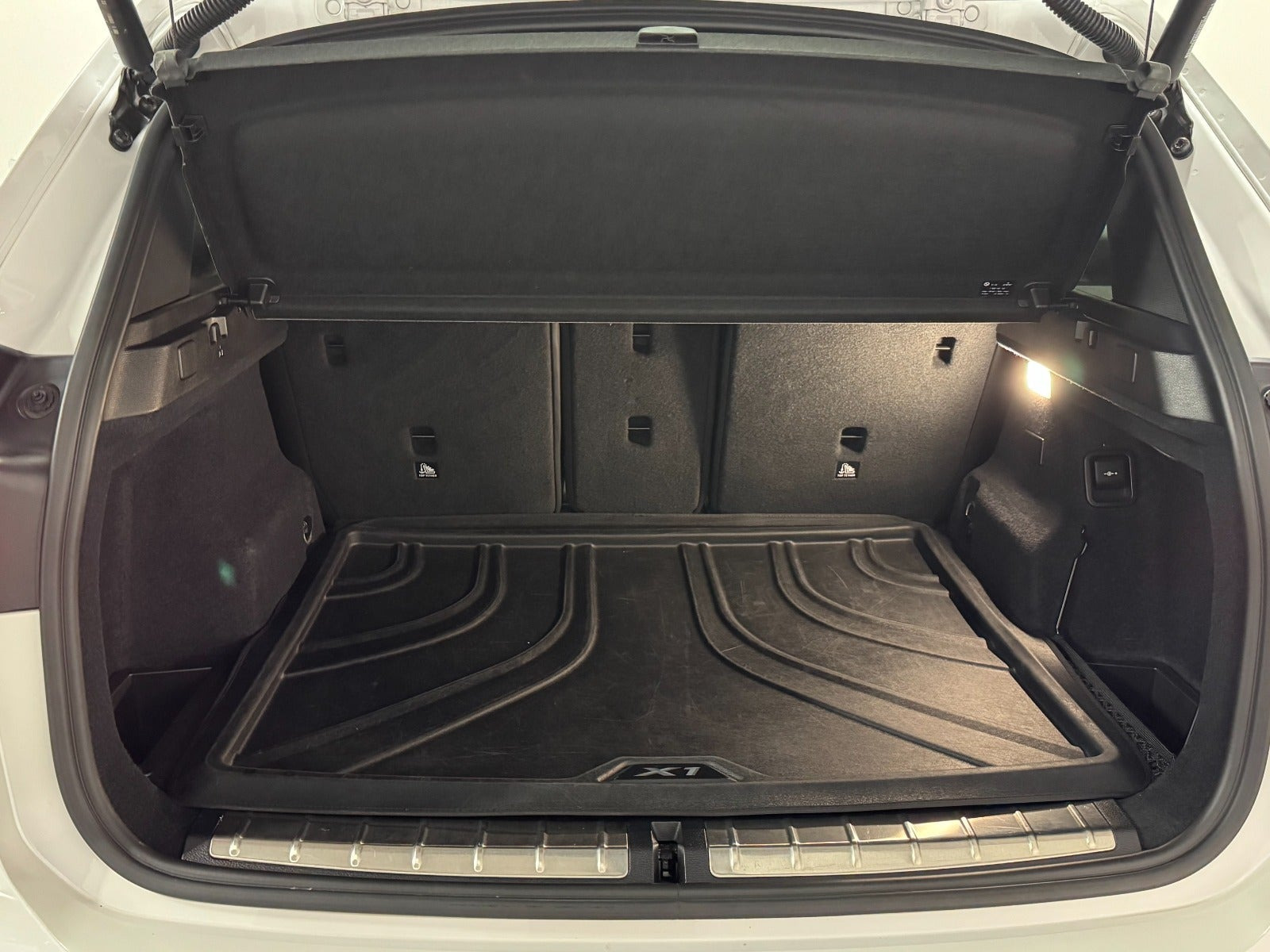 Hvid BMW X1 fra 2021