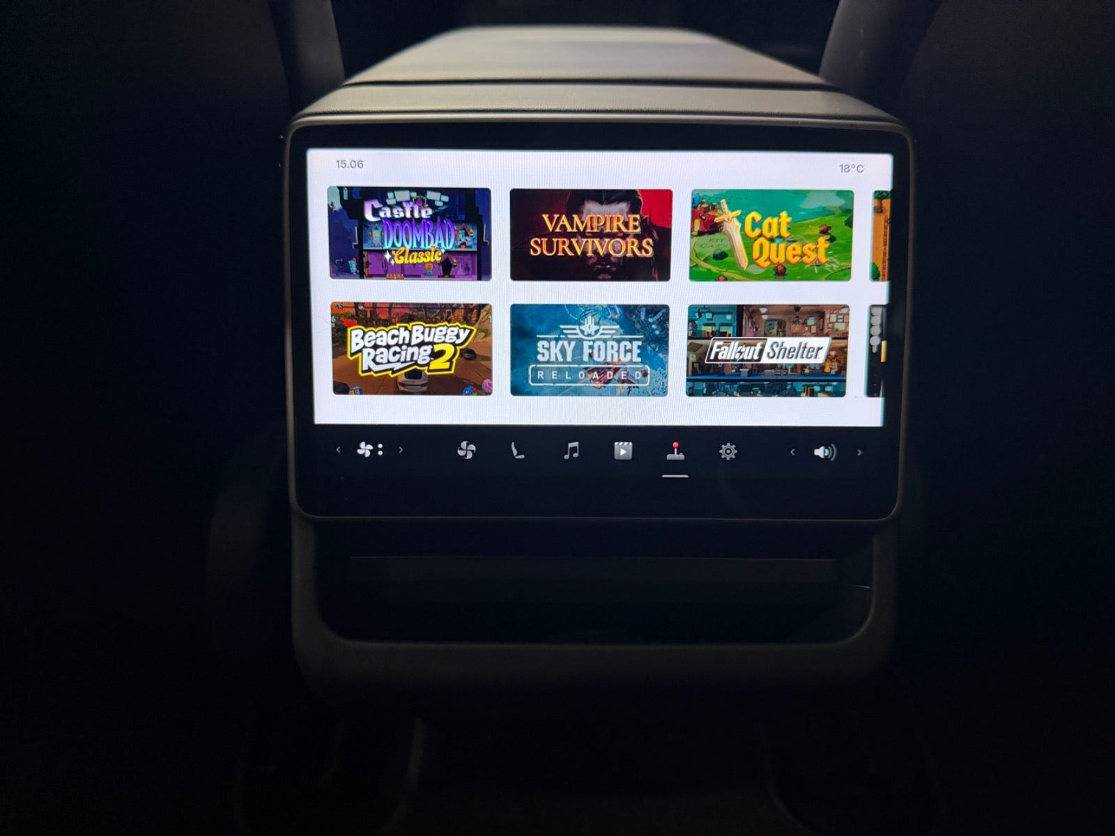 Sort Tesla Model 3 fra 2024