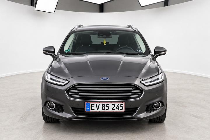 Grå Ford Mondeo fra 2015