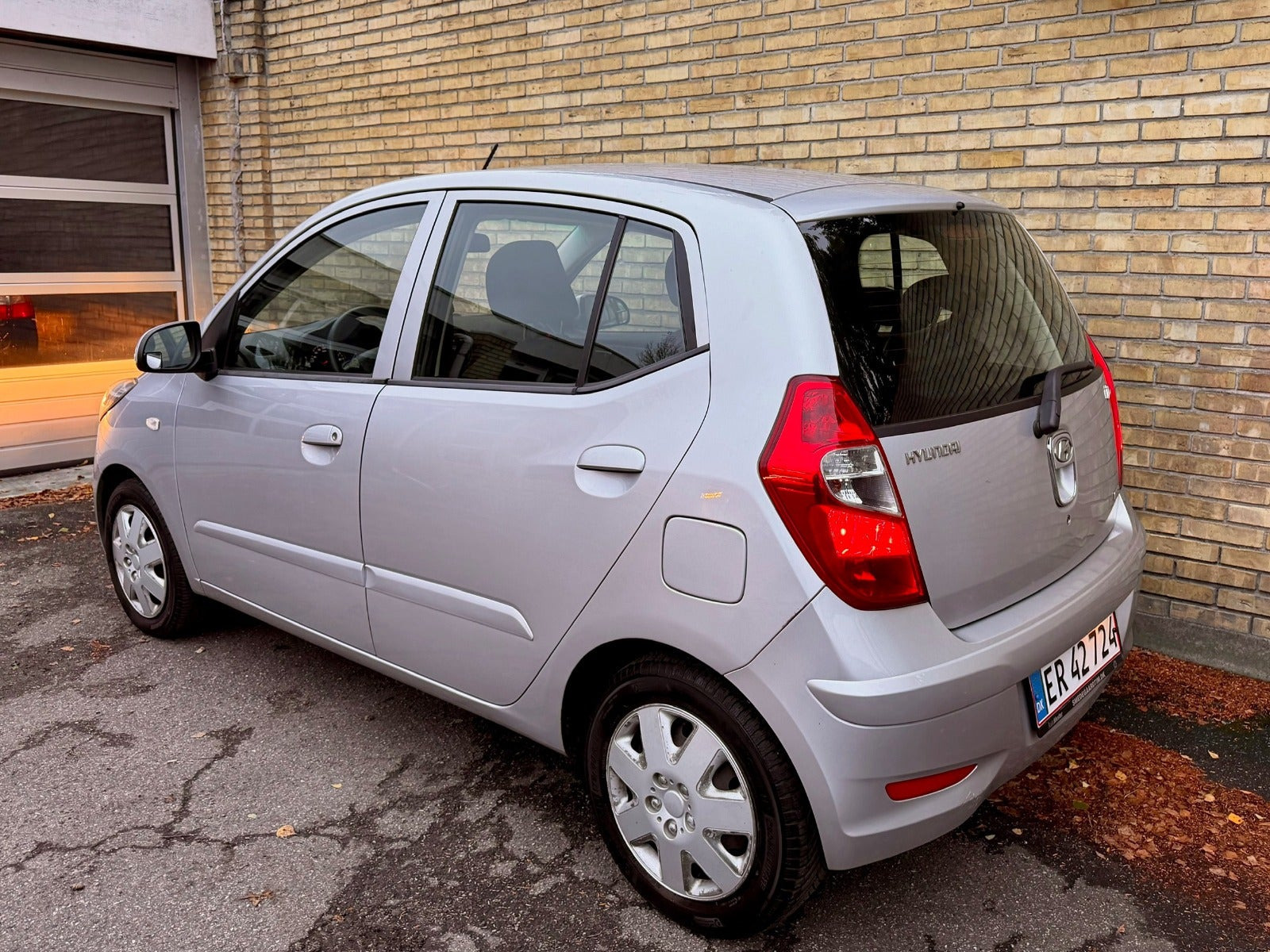 Sølv Hyundai i10 fra 2012