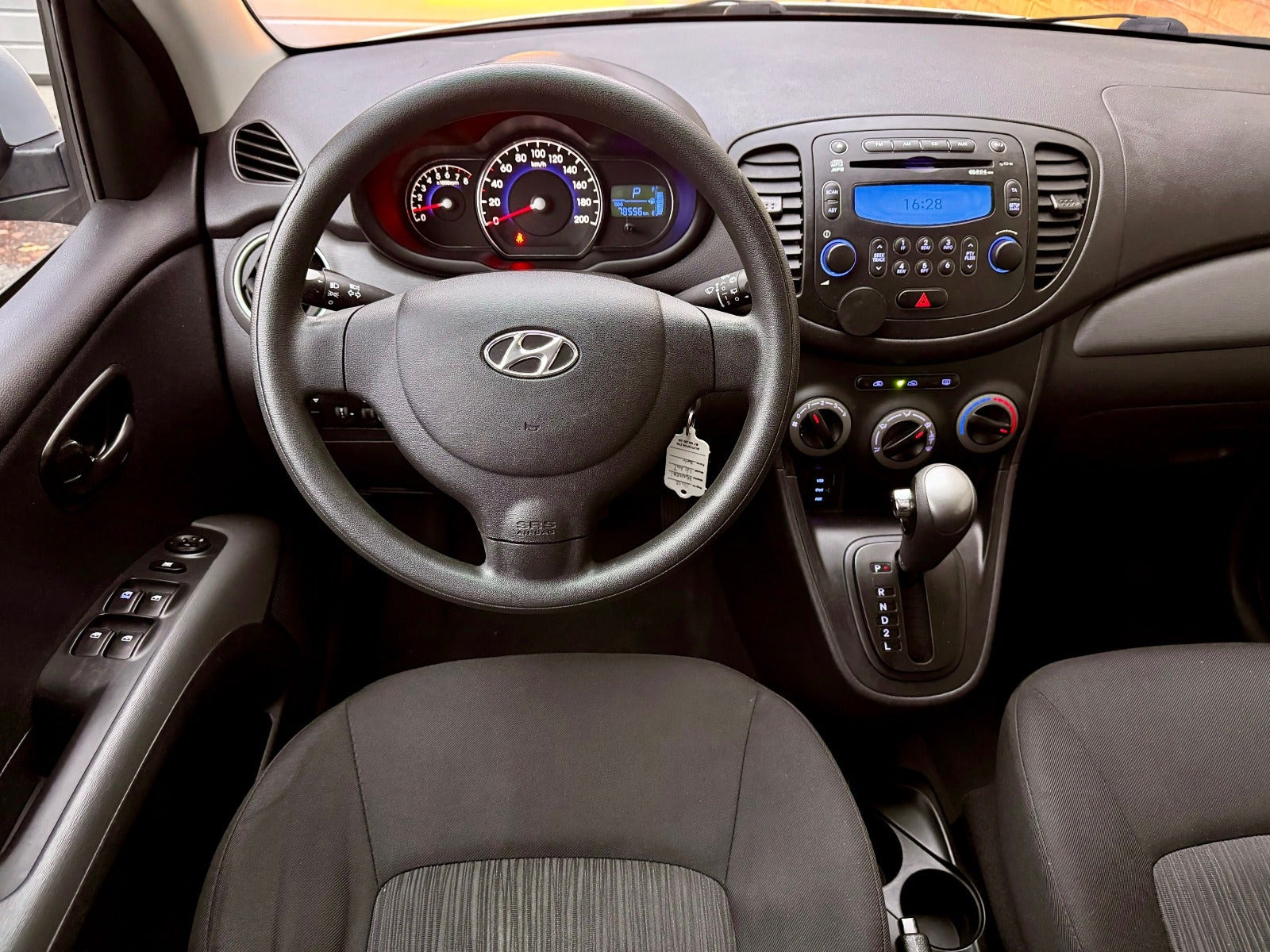 Sølv Hyundai i10 fra 2012