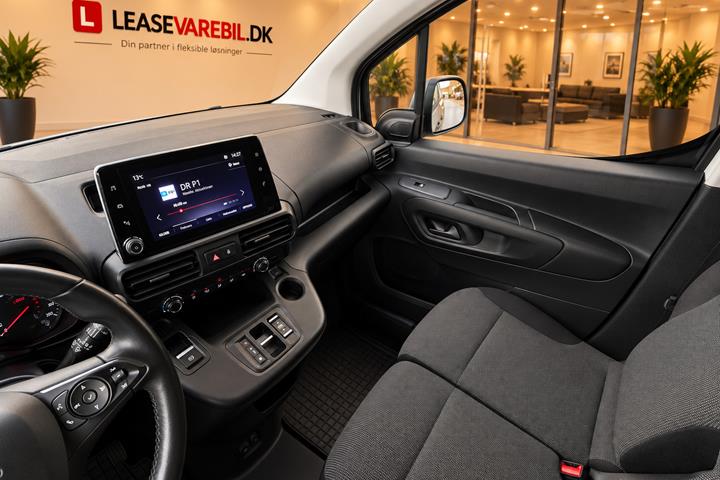 Hvid Opel Combo-e fra 2023