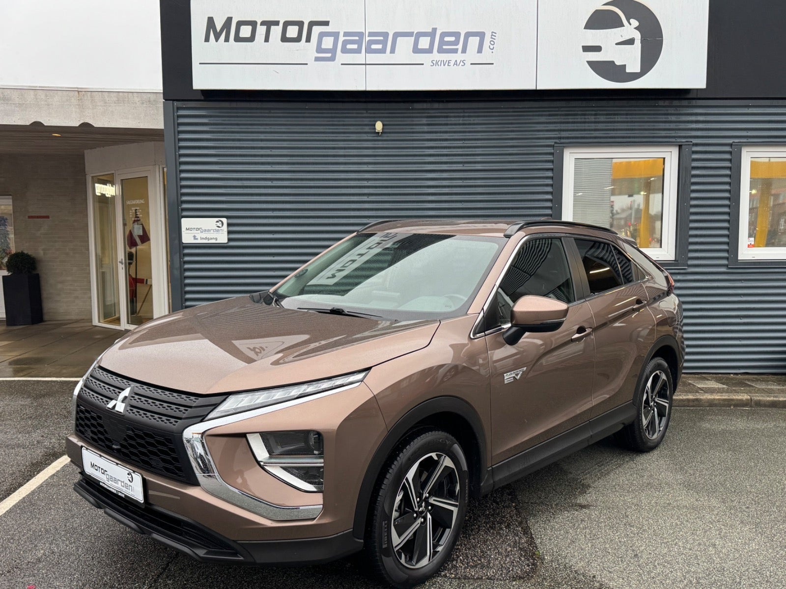 Mitsubishi Eclipse Cross 2,4 PHEV Invite CVT 4WD