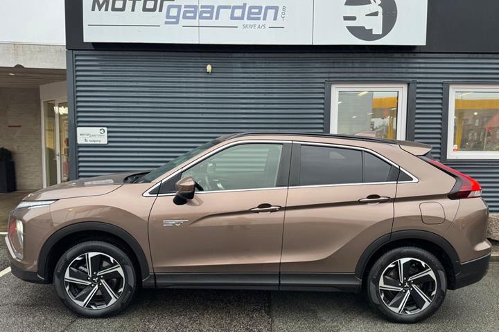Brun Mitsubishi Eclipse Cross fra 2021