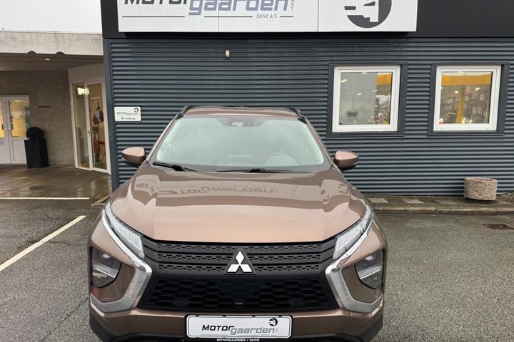 Brun Mitsubishi Eclipse Cross fra 2021