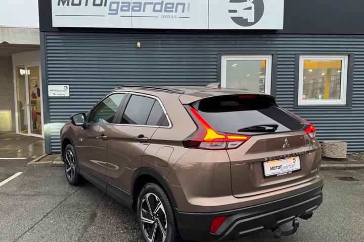 Brun Mitsubishi Eclipse Cross fra 2021