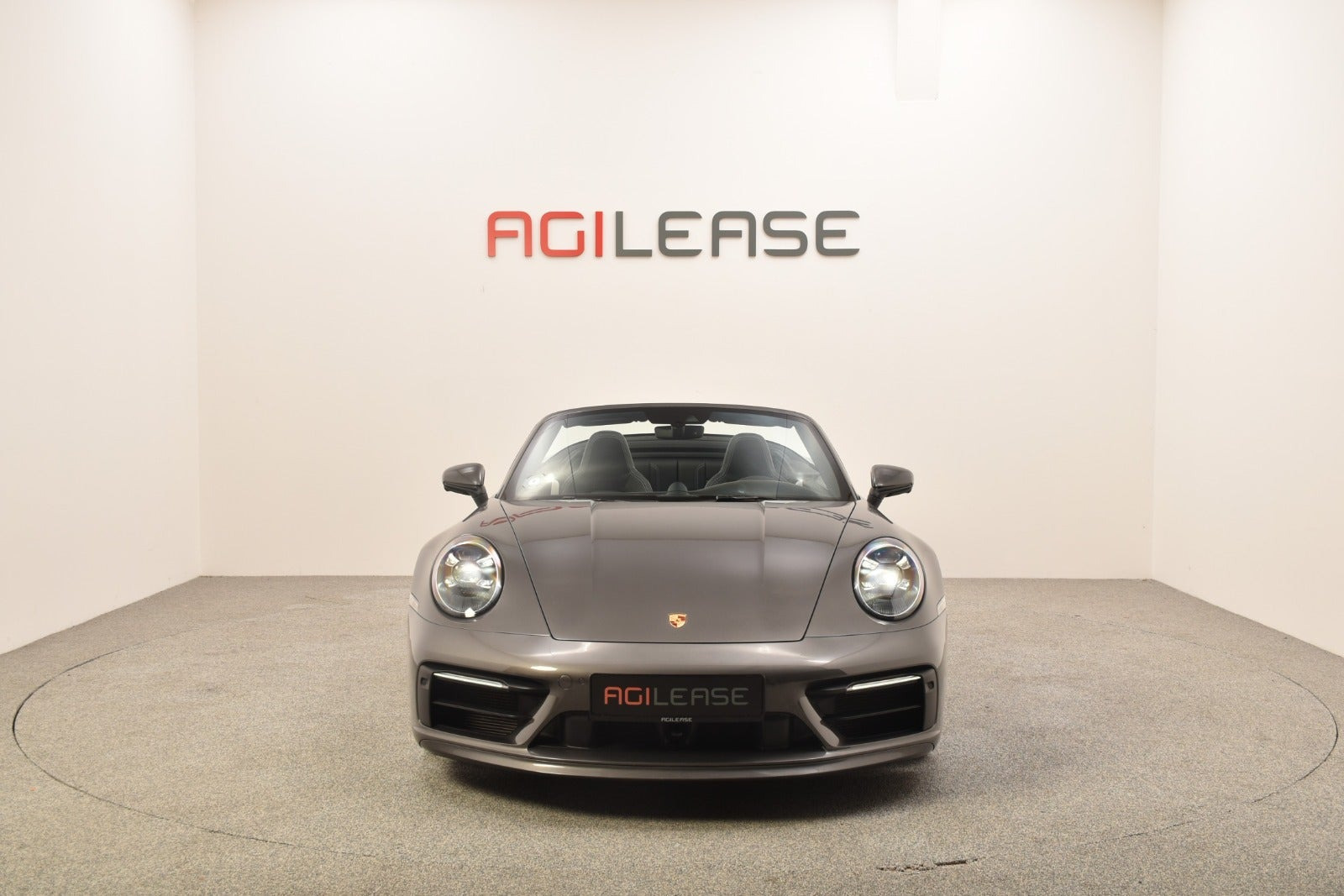 Grå Porsche 911 Carrera 4S fra 2019