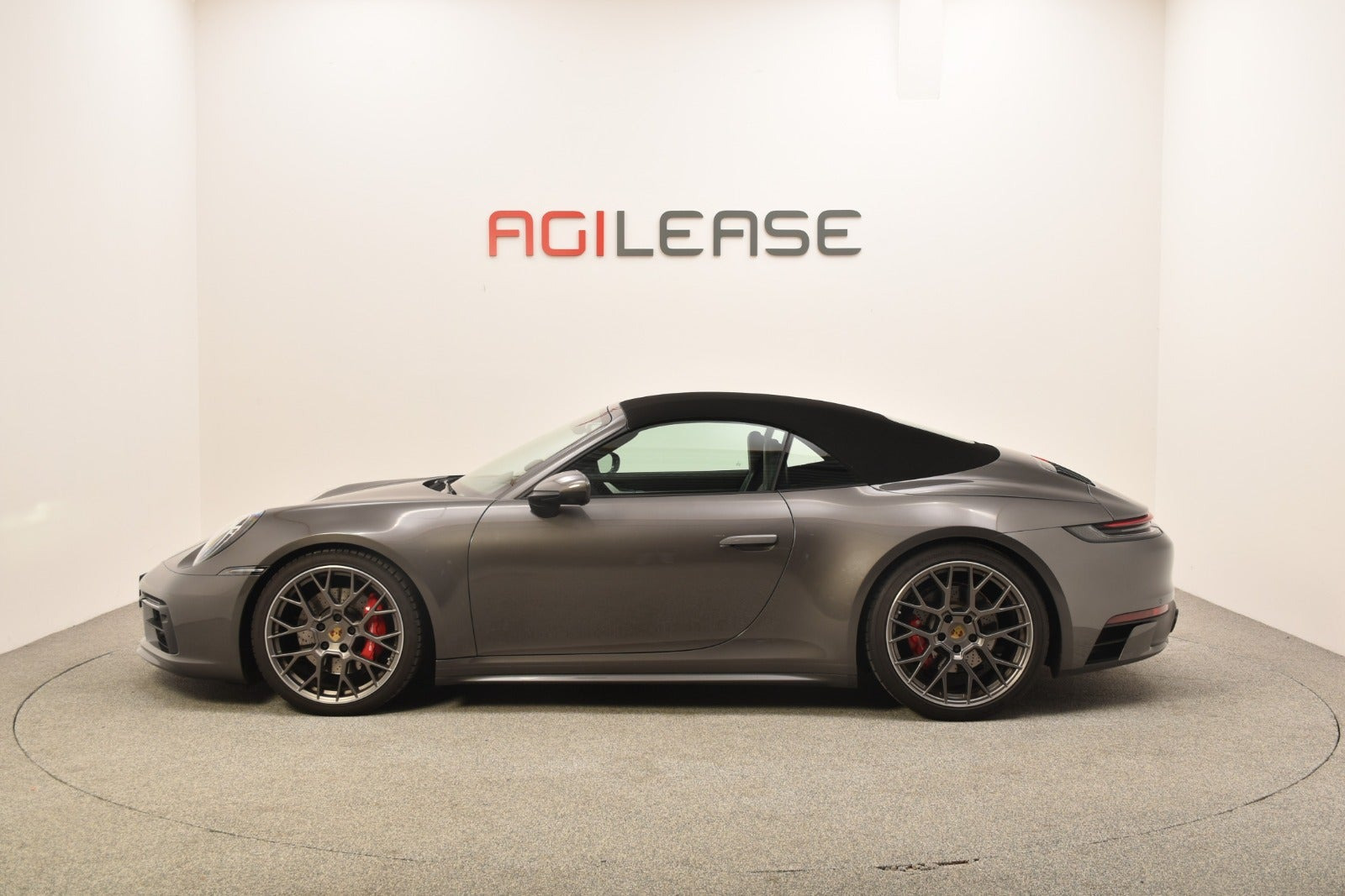 Grå Porsche 911 Carrera 4S fra 2019