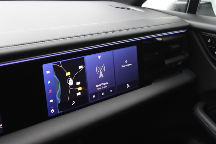 Hvid Porsche Macan fra 2025