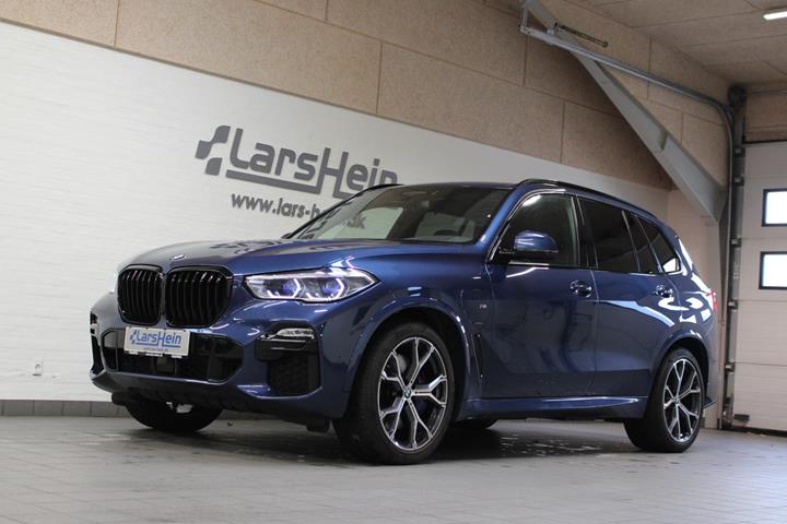 Blå BMW X5 fra 2021