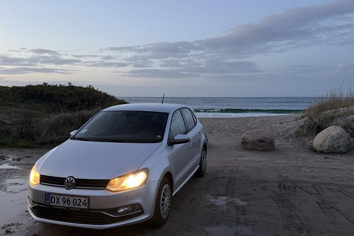 Sølv VW Polo fra 2015
