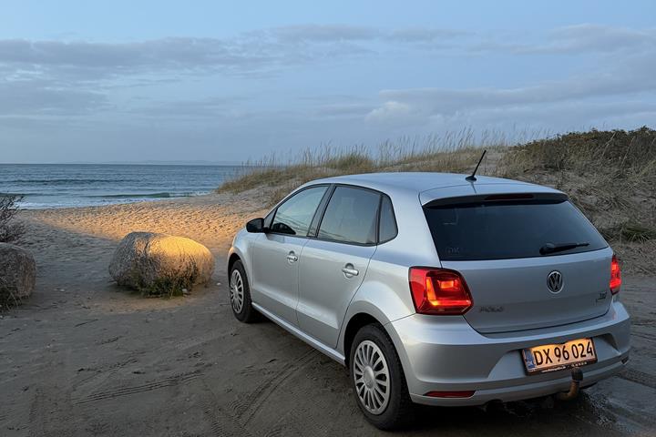 Sølv VW Polo fra 2015