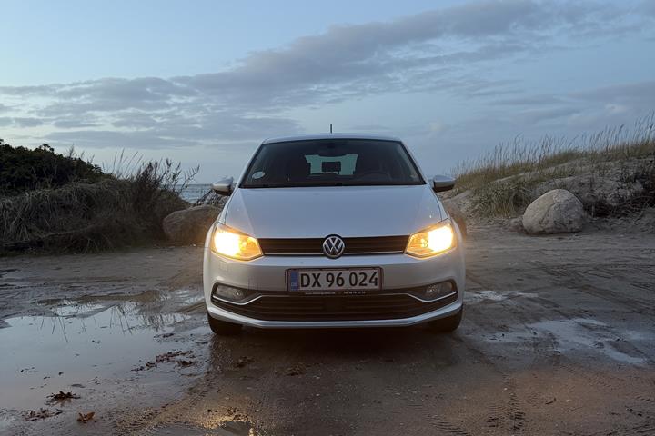 Sølv VW Polo fra 2015