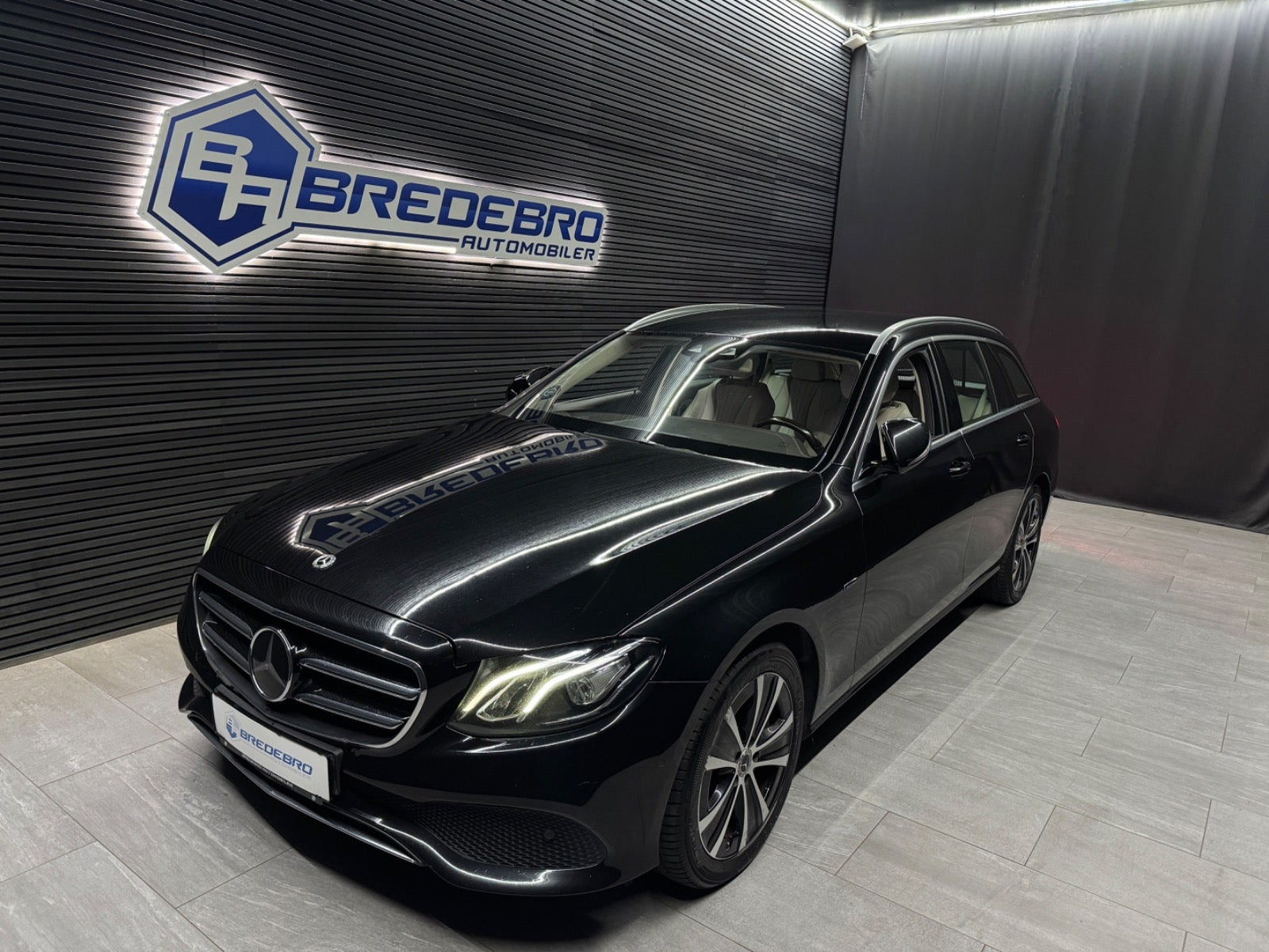 Mercedes E300 de 2,0 Advantage stc. aut.