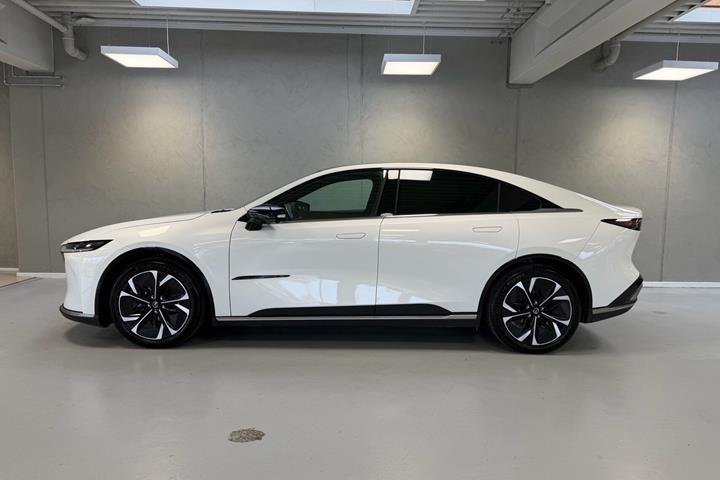 Hvid Mazda 6e fra 2026