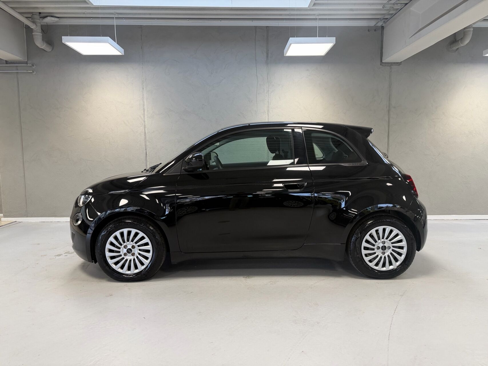 Sort Fiat 500e fra 2023