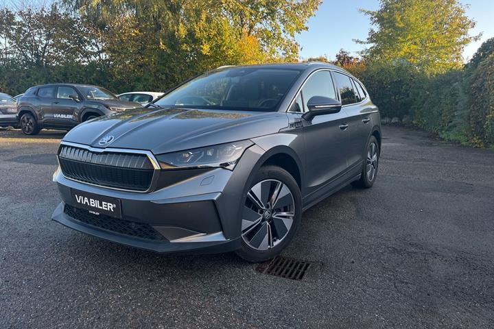 Grå Skoda Enyaq fra 2022