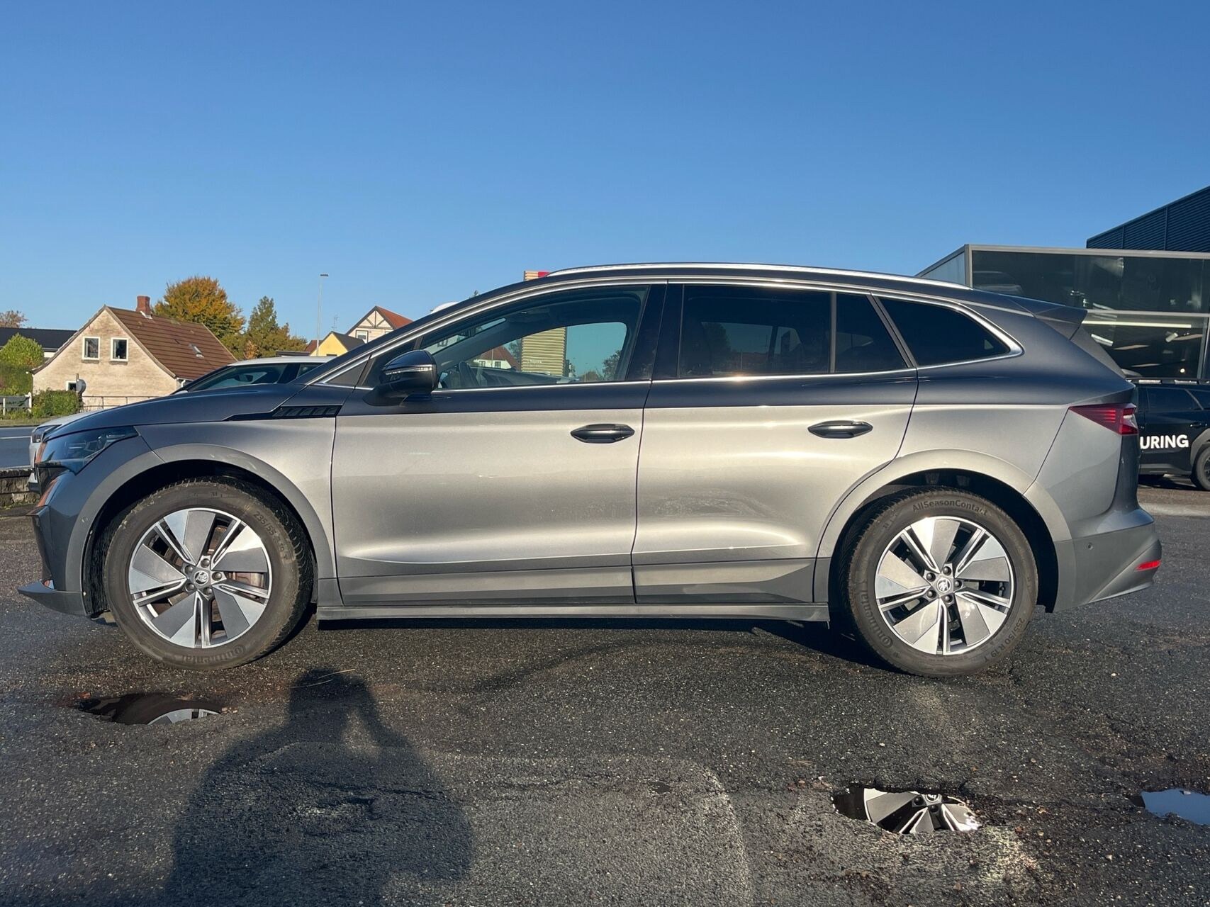 Grå Skoda Enyaq fra 2022