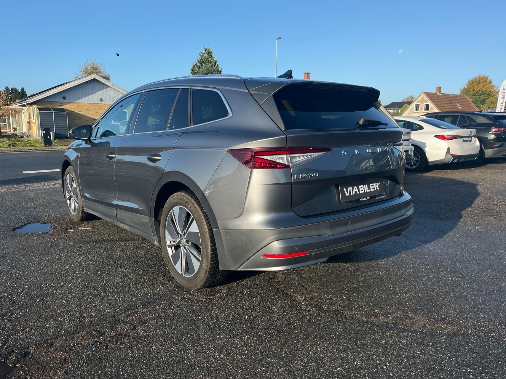 Grå Skoda Enyaq fra 2022