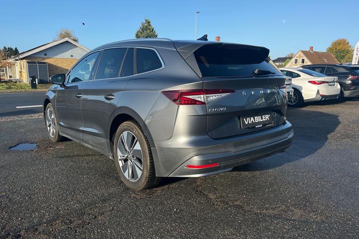 Grå Skoda Enyaq fra 2022