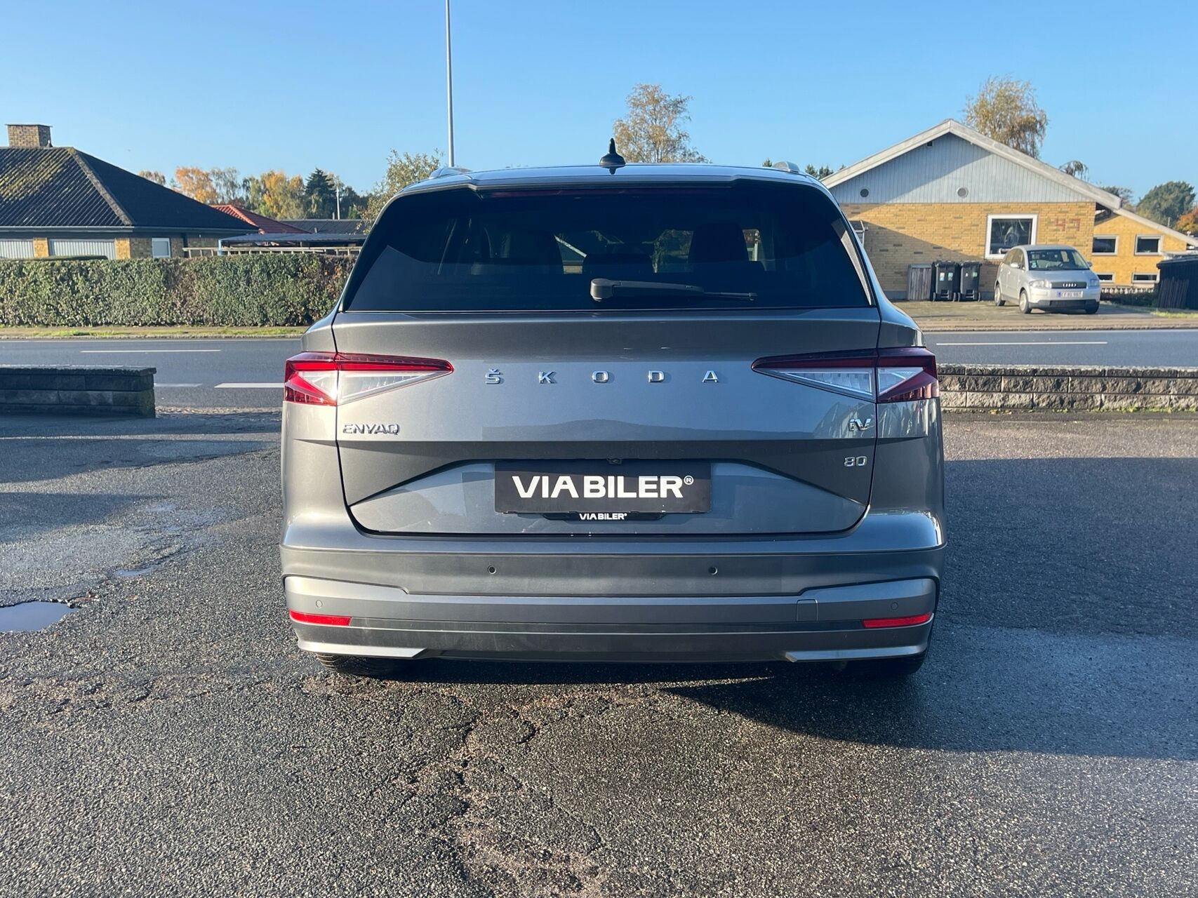 Grå Skoda Enyaq fra 2022