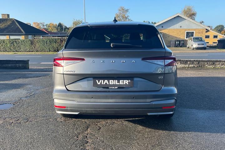 Grå Skoda Enyaq fra 2022