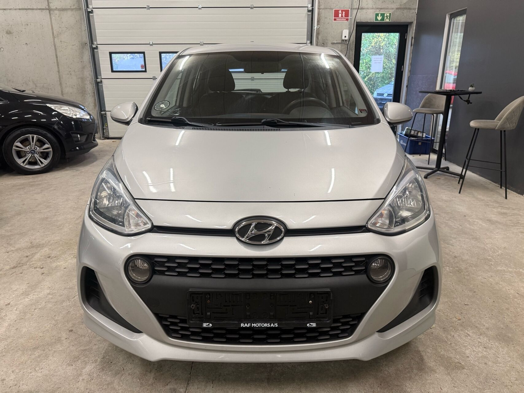 Sølv Hyundai i10 fra 2017
