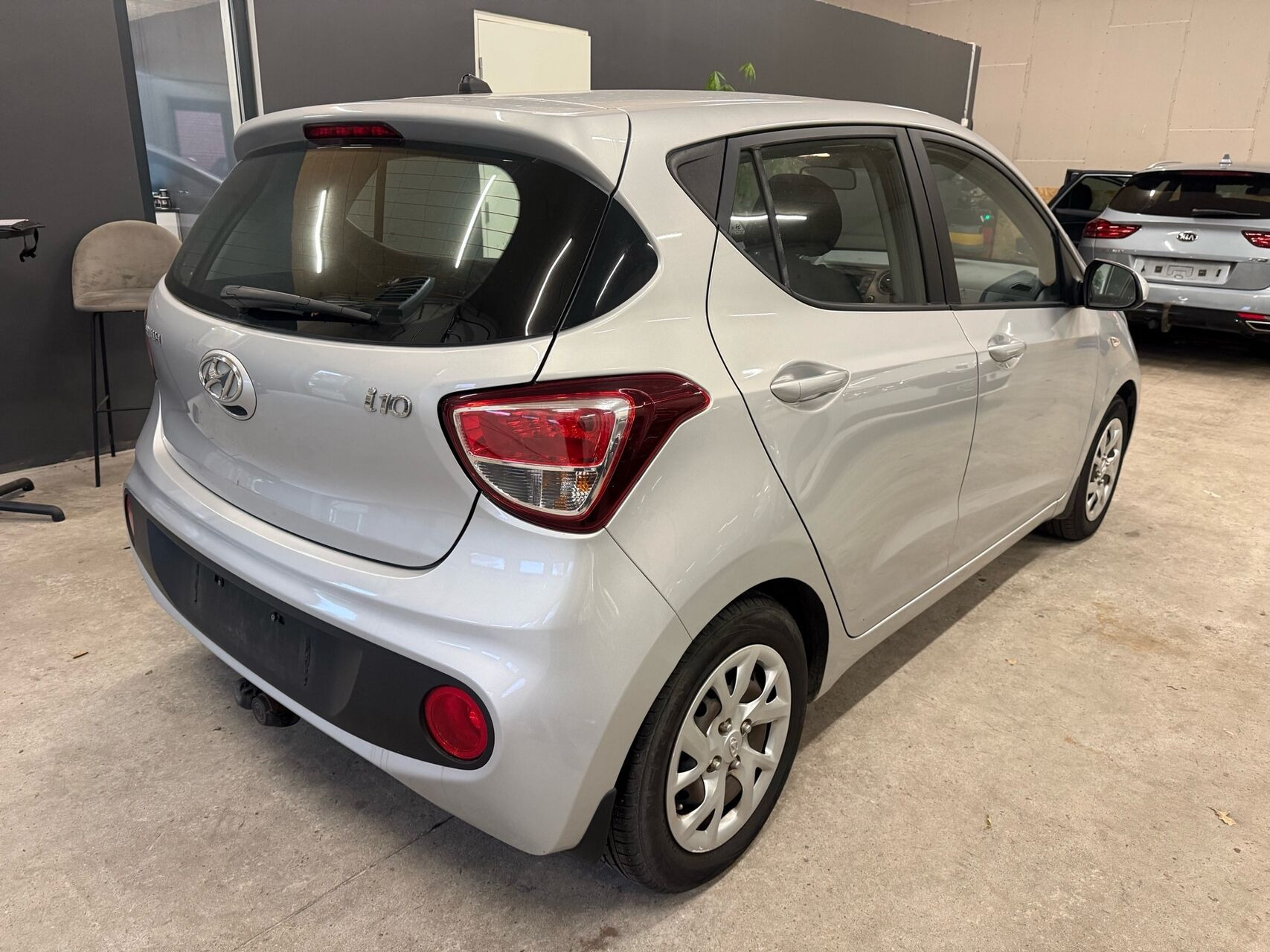 Sølv Hyundai i10 fra 2017