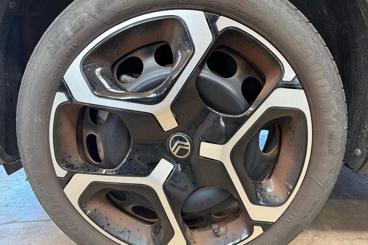 Grå Citroën ë-C3 fra 2025