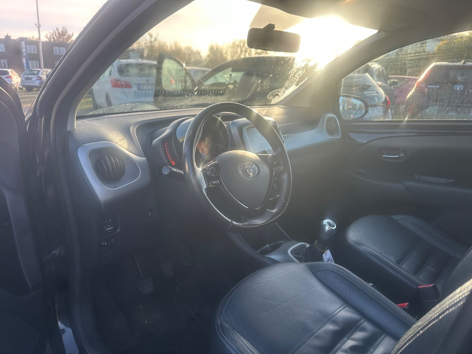 Sort Toyota Aygo fra 2017