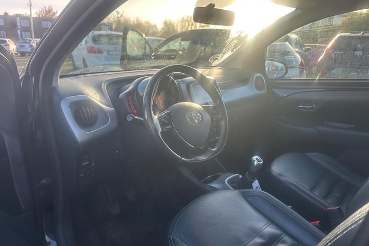 Sort Toyota Aygo fra 2017
