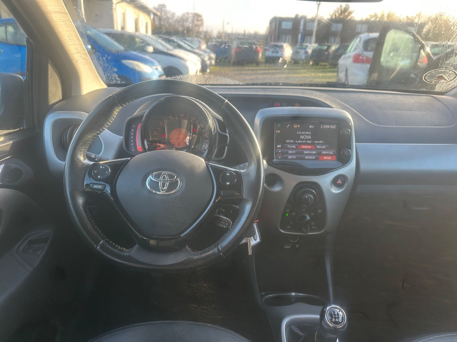 Sort Toyota Aygo fra 2017