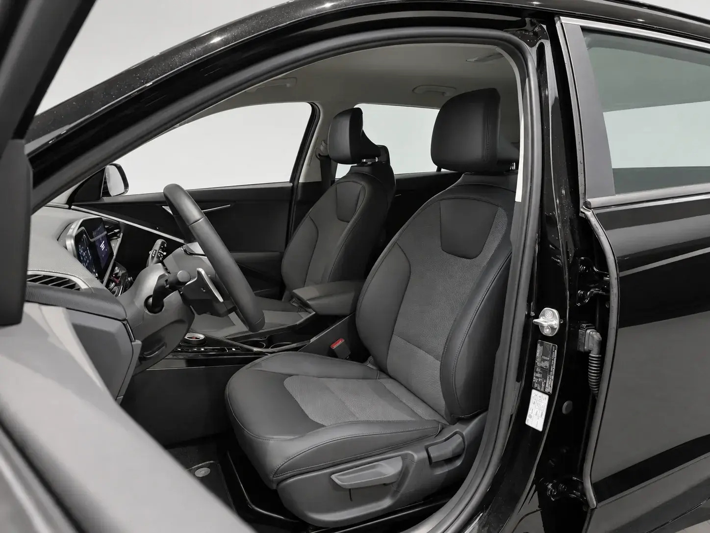 Sort Kia Niro fra 2023