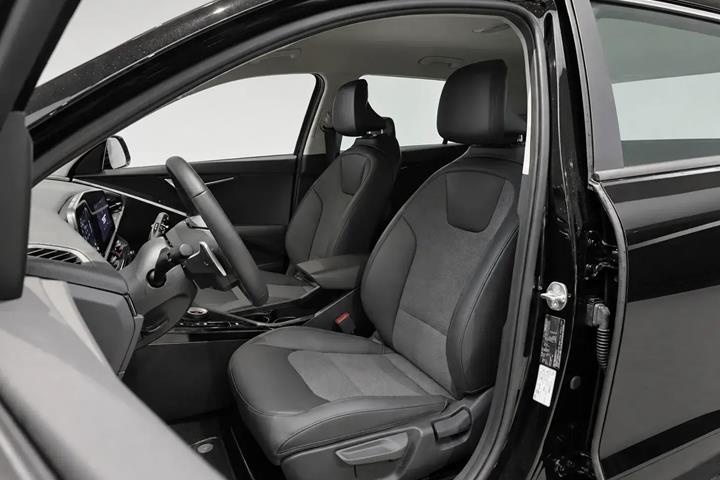 Sort Kia Niro fra 2023