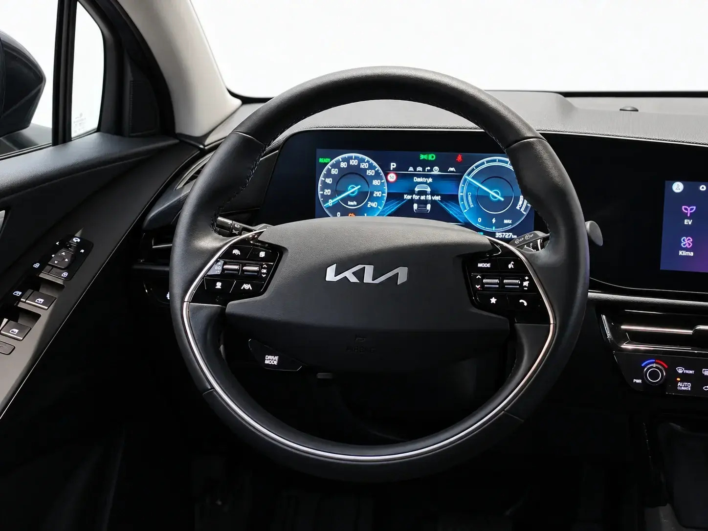 Sort Kia Niro fra 2023