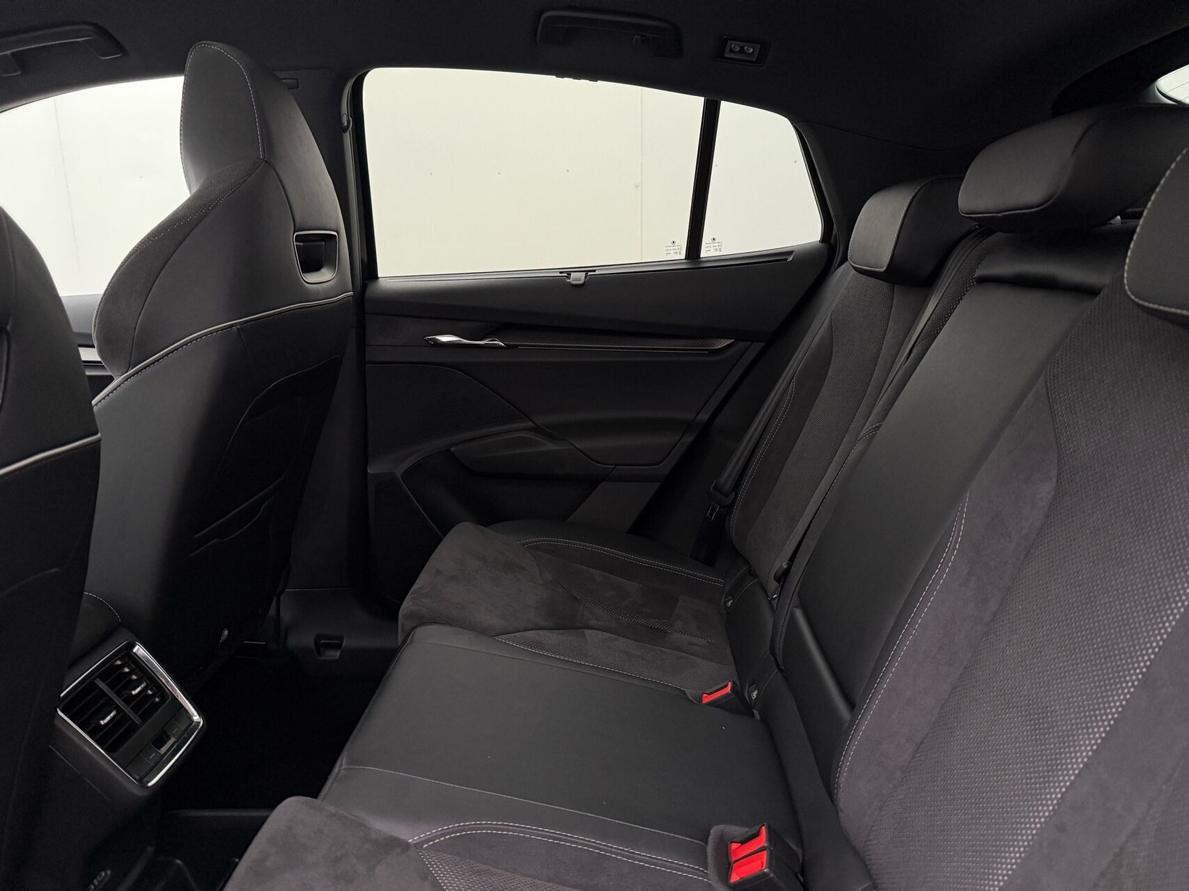 Sort Skoda Enyaq fra 2023