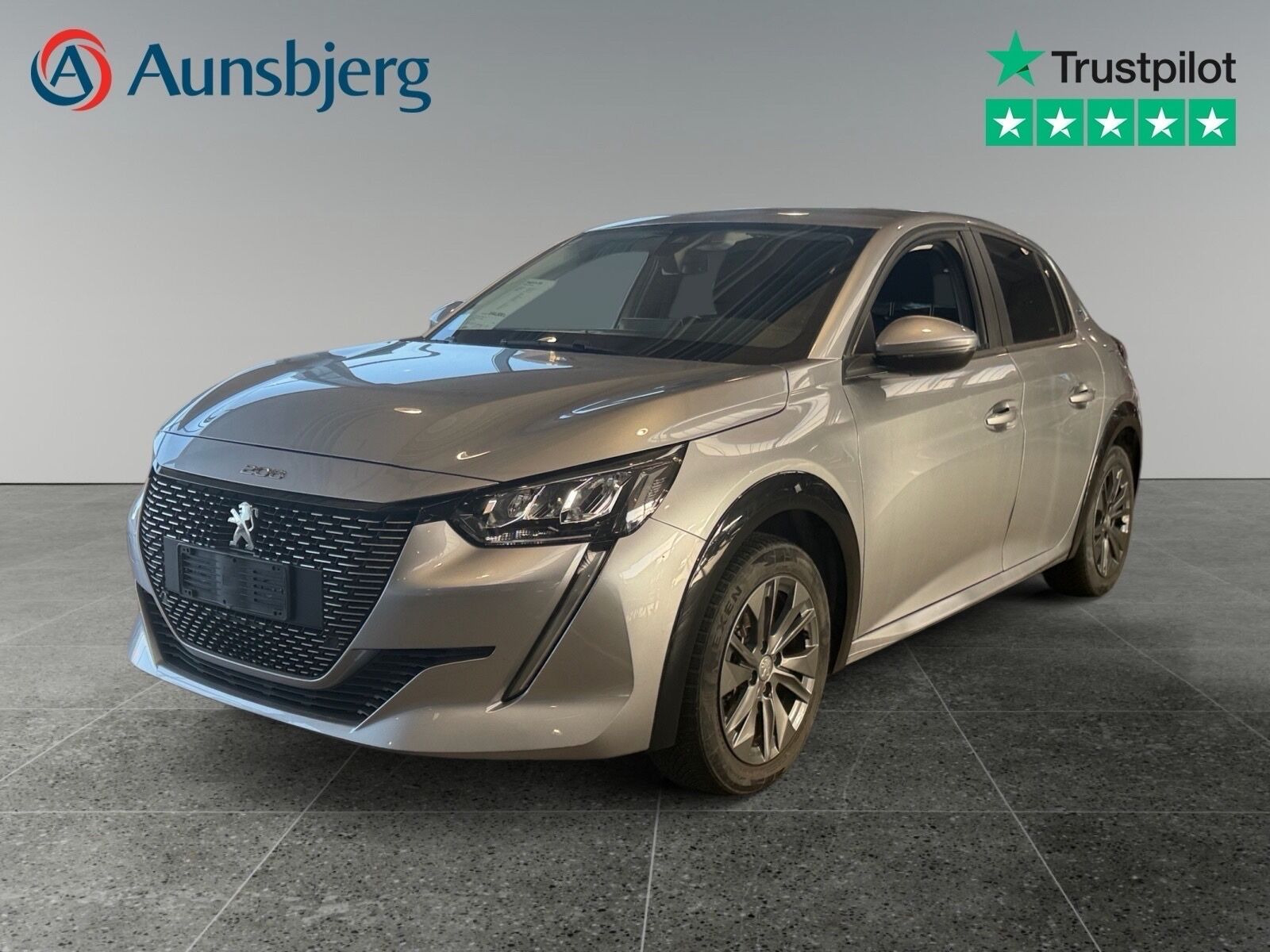 Grå Peugeot e-208 fra 2022