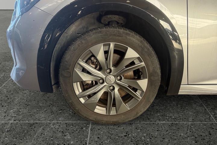 Grå Peugeot e-208 fra 2022