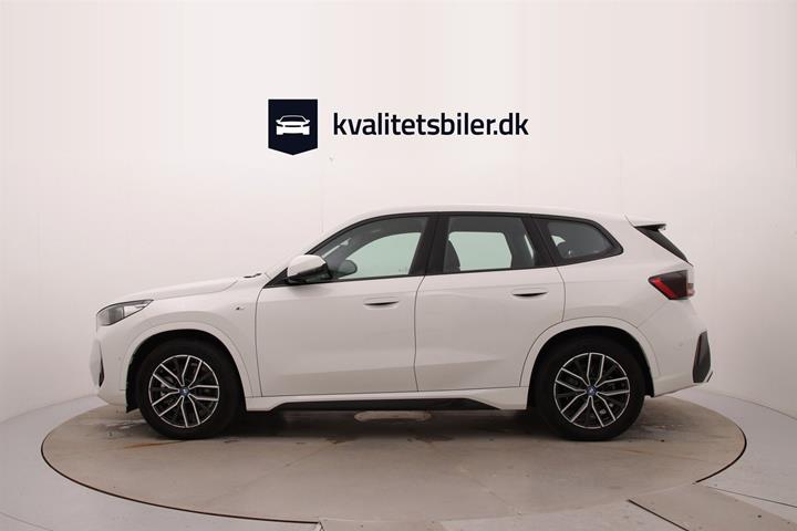Hvid BMW iX1 fra 2023