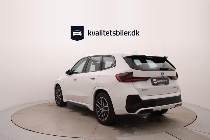 Hvid BMW iX1 fra 2023