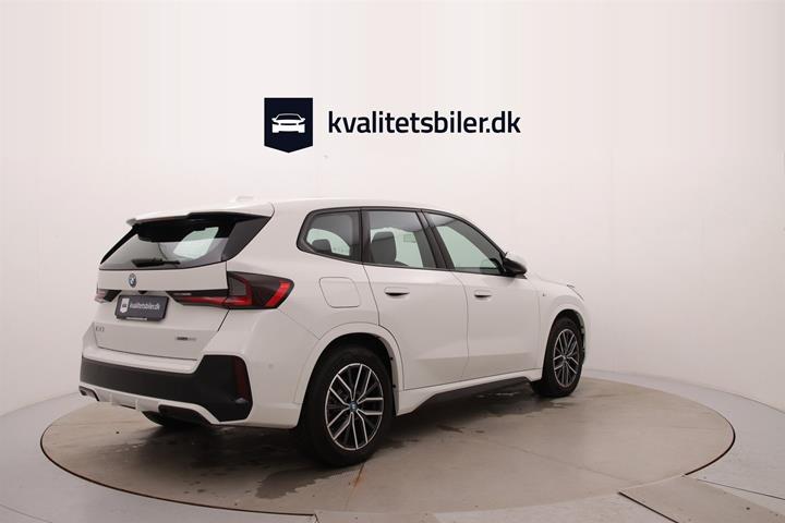 Hvid BMW iX1 fra 2023