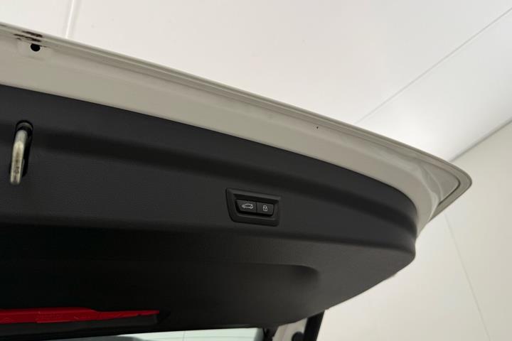 Hvid BMW iX1 fra 2023