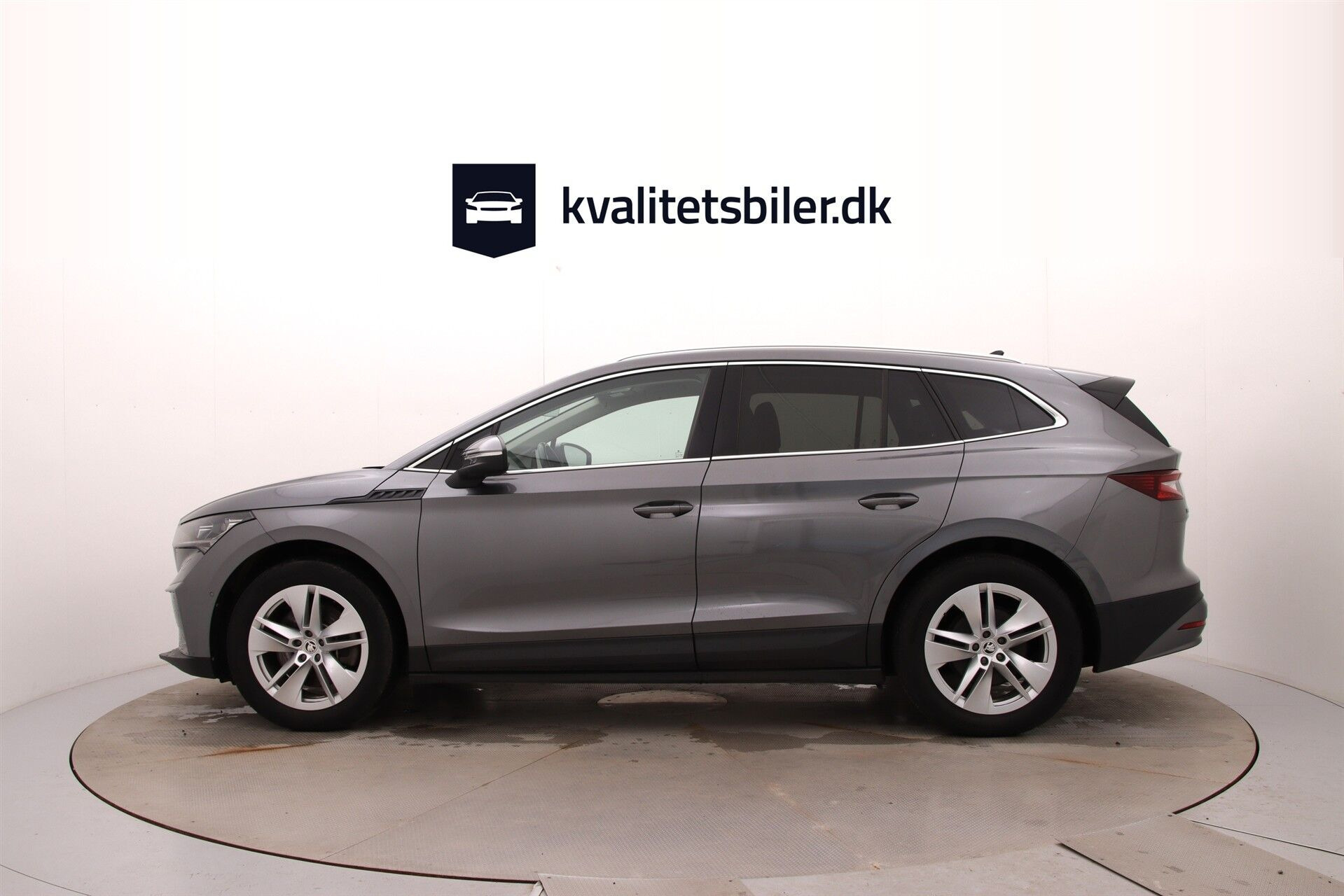 Grå Skoda Enyaq fra 2022