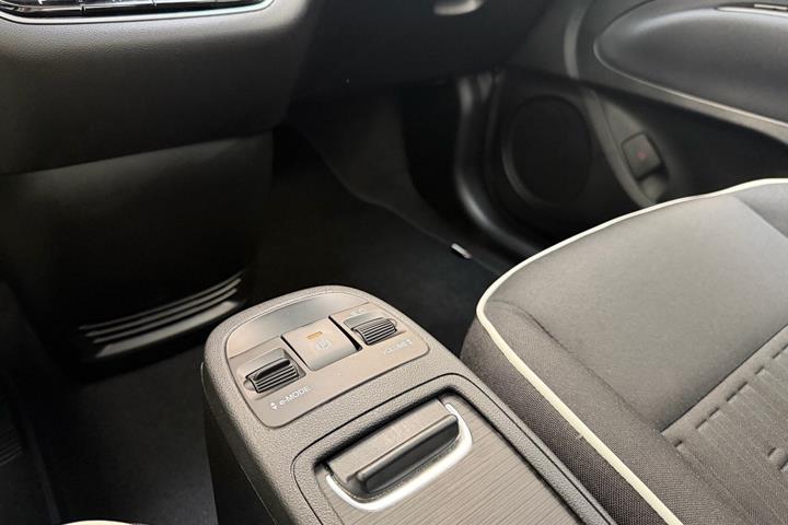Hvid Fiat 500e fra 2023