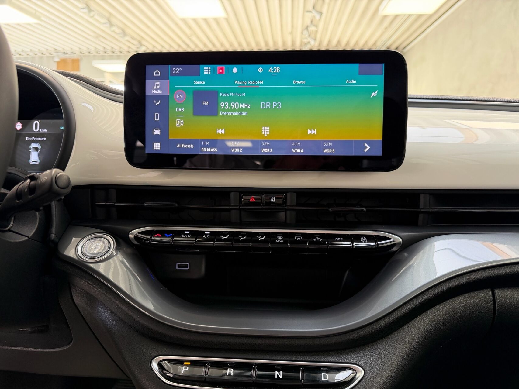 Hvid Fiat 500e fra 2023